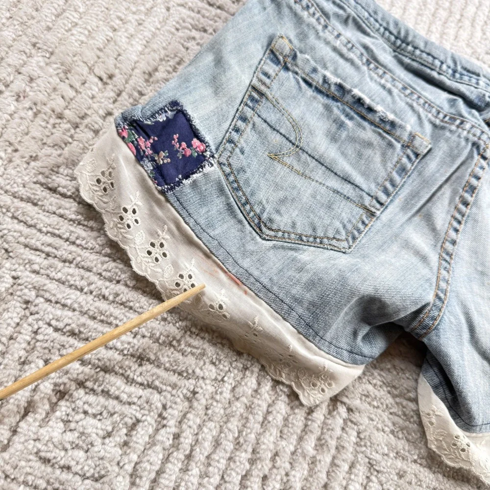 American Eagle Denim Shorts Womens 2 Long Boho Lace Distressed Festival VTG Y2K